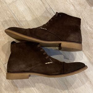 Zara Men’s Suede Boots